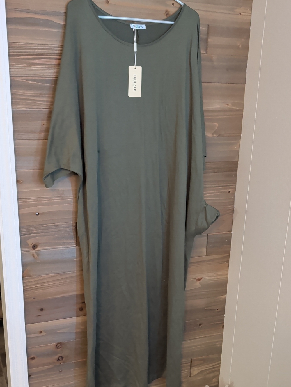 Ekouaer Flowy Olive Green Maxi Dress. 4X